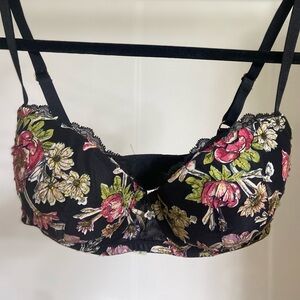 Victoria Secret floral lace push up bra